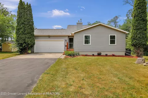 2035 Gunn Rd, Holt, MI 48842