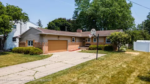 1216 Shaffer Ct, Lansing, MI 48917
