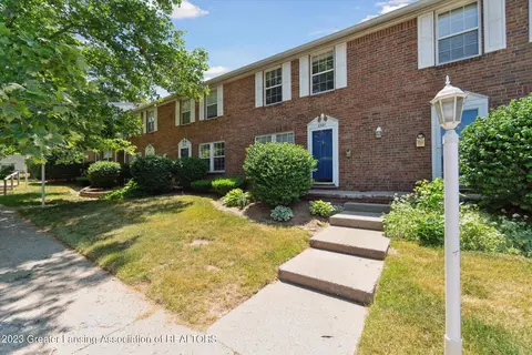 6267 Beechfield Dr, Lansing, MI 48911