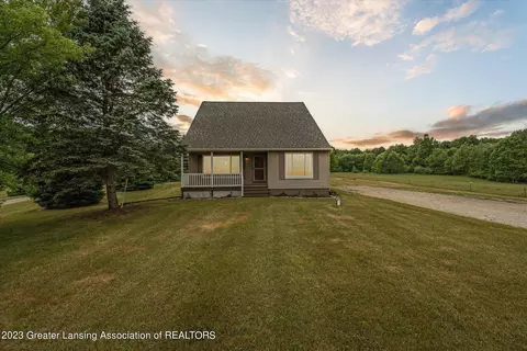 665 Grovenburg Rd, Mason, MI 48854