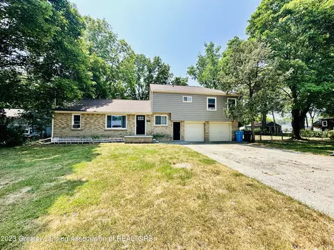 726 Sanford Ave, Lansing, MI 48906