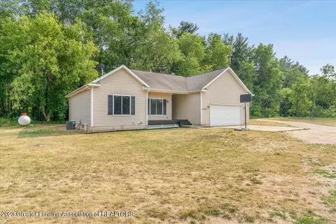 4931 Freeman Rd, Eaton Rapids, MI 48827