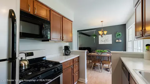 4070 Driftwood Dr, Dewitt, MI 48820 photo 7