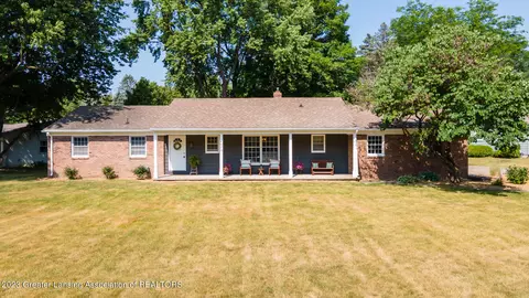 4070 Driftwood Dr, Dewitt, MI 48820