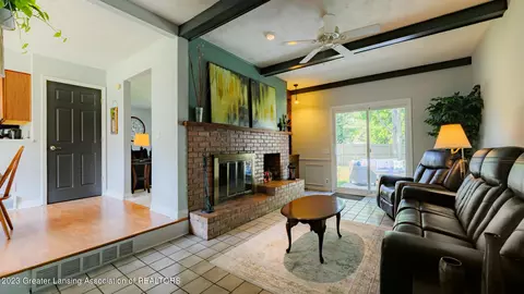 4070 Driftwood Dr, Dewitt, MI 48820 photo 2