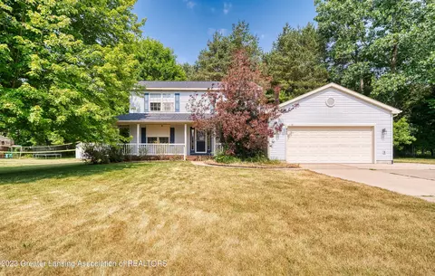 939 Deerwood Ln, Laingsburg, MI 48848