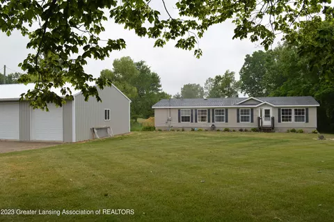 5677 N Ainger Rd, Charlotte, MI 48813