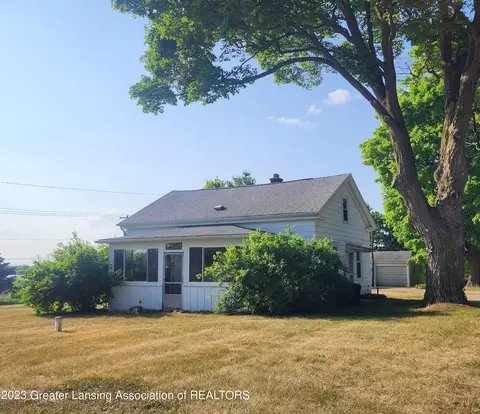 1389 E Dexter Trail Trl, Dansville, MI 48819