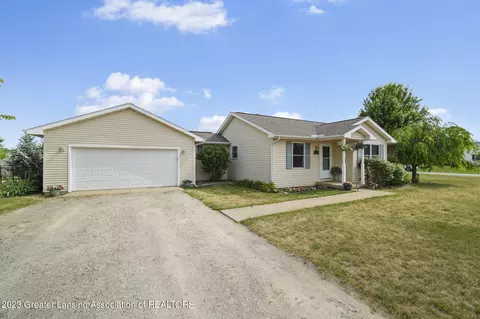 2884 Mystic Hills Dr, Adrian, MI 49221