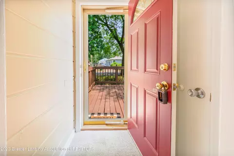 722 Hunter Blvd, Lansing, MI 48910 photo 5