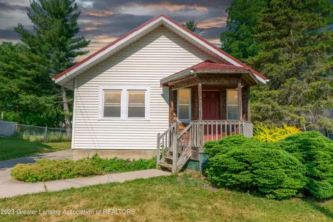 239 Renker Rd, Lansing, MI 48917