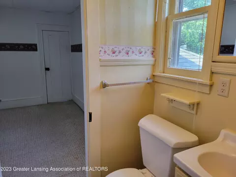 209 E Walker St, Saint Johns, MI 48879 photo 37