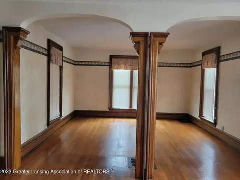 209 E Walker St, Saint Johns, MI 48879 photo 11