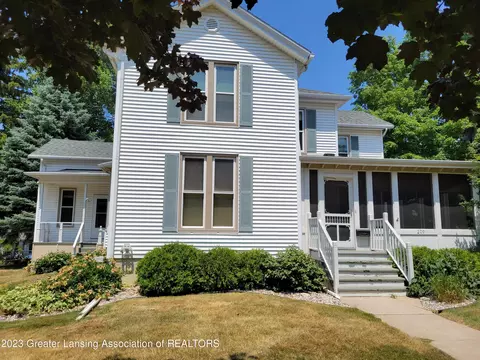 209 E Walker St, Saint Johns, MI 48879 photo 3