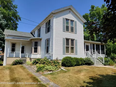 209 E Walker St, Saint Johns, MI 48879 photo 4