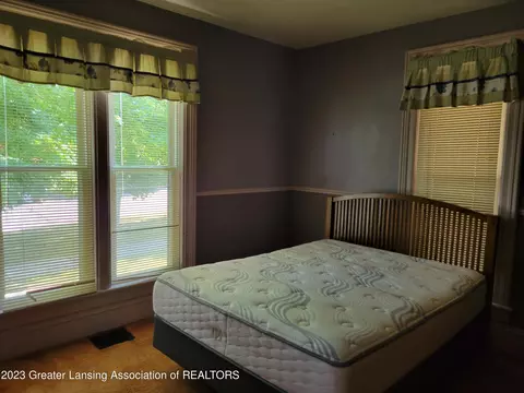 209 E Walker St, Saint Johns, MI 48879 photo 26