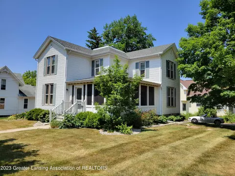 209 E Walker St, Saint Johns, MI 48879