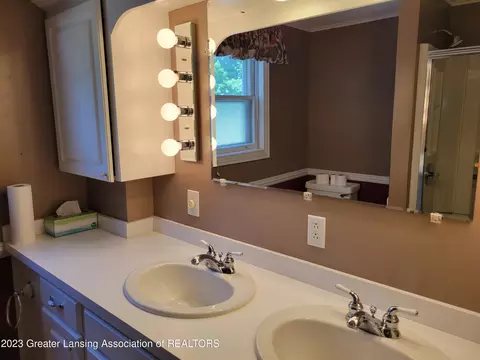 209 E Walker St, Saint Johns, MI 48879 photo 24