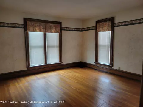 209 E Walker St, Saint Johns, MI 48879 photo 10