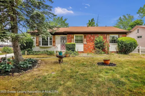 3424 Independence Ln, Lansing, MI 48911