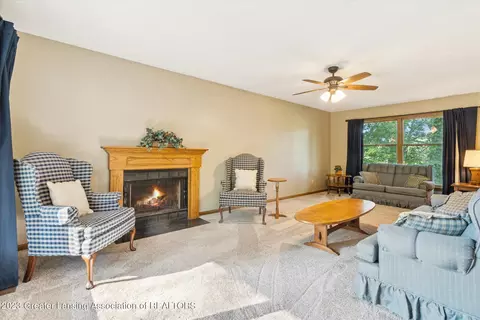 12272 Pine Ridge Dr, Perry, MI 48872 photo 6