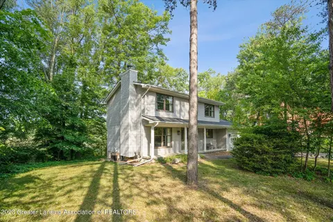 12272 Pine Ridge Dr, Perry, MI 48872 photo 2