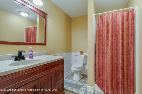 Bath - 5101 Curtice Rd, Mason, MI 48854 photo 5 of 5