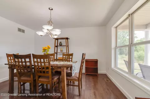 Dining - 5101 Curtice Rd, Mason, MI 48854 photo 3 of 5