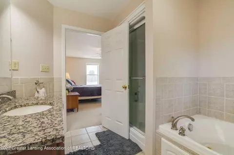 Bath - 5101 Curtice Rd, Mason, MI 48854 photo 2 of 5