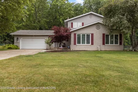 5420 River Ridge Dr, Lansing, MI 48917