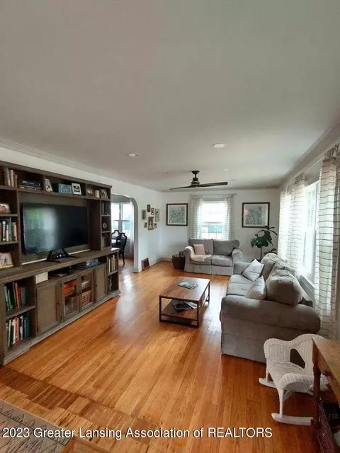 1210 E Hazel St, Lansing, MI 48912 photo 8