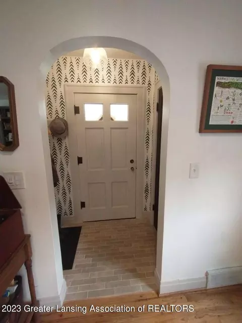 1210 E Hazel St, Lansing, MI 48912 photo 5