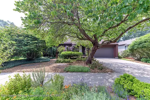 6181 Oakpark Trl, Haslett, MI 48840