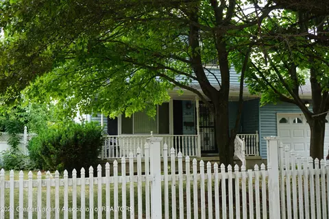 3619 Maybel St, Lansing, MI 48911