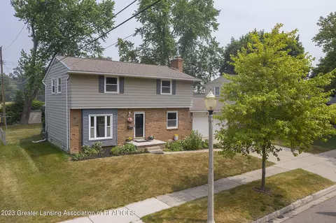 2622 Victor Ave, Lansing, MI 48911