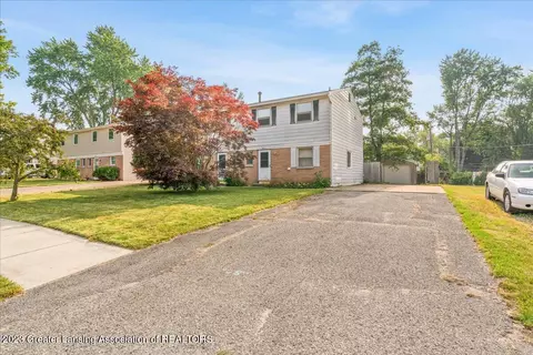 343345 N Dibble Ave, Lansing, MI 48917