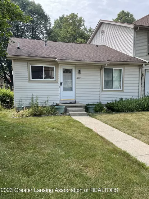 2059 La Mer Ln, Haslett, MI 48840