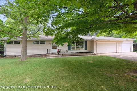 210 Cambridge Dr, Charlotte, MI 48813