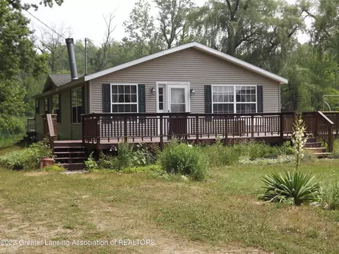 106 Little Long Lake Dr, Nashville, MI 49073