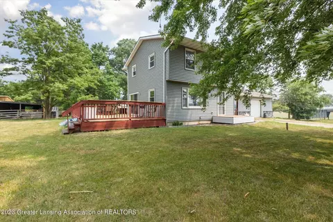 7098 Carlisle Hwy, Vermontville, MI 49096