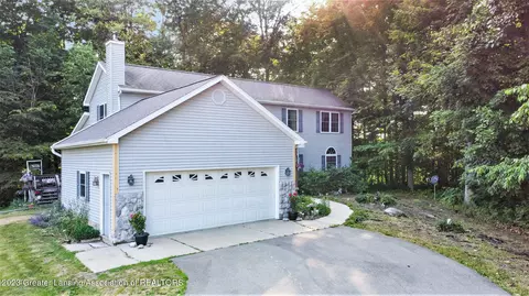 22497 21 Mile Rd, Olivet, MI 49076