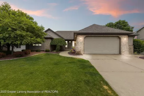 1003 Oneida Woods Trl, Grand Ledge, MI 48837