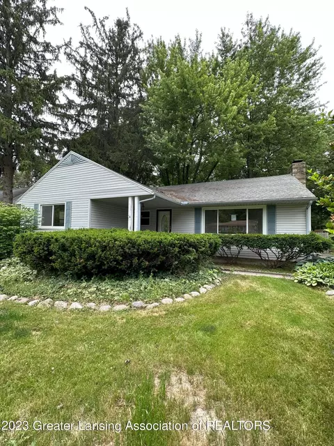 811 Bretton Rd, Lansing, MI 48917