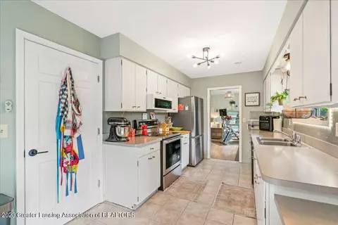 607 Devon Dr, Eaton Rapids, MI 48827 photo 14