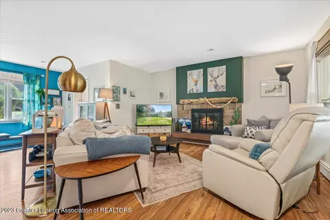 607 Devon Dr, Eaton Rapids, MI 48827 photo 8
