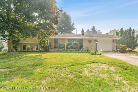 607 Devon Dr, Eaton Rapids, MI 48827