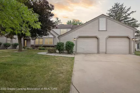 7141 Medallion Dr #13, Lansing, MI 48917
