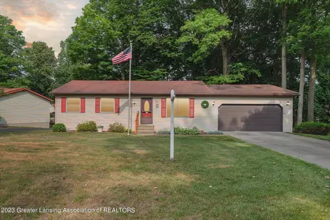 2354 Park Ln, Holt, MI 48842