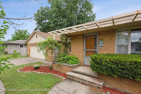 514 Leland Pl, Lansing, MI 48917 photo 4