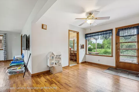 514 Leland Pl, Lansing, MI 48917 photo 11